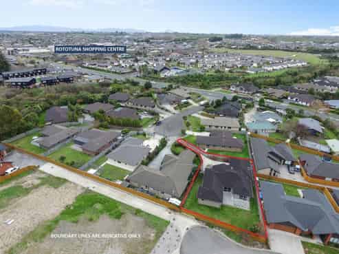 7 Millie Place, Huntington