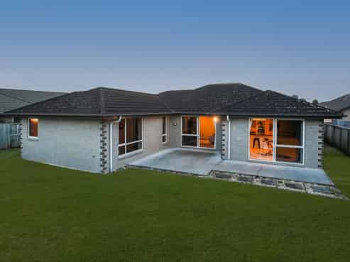 7 Millie Place, Huntington