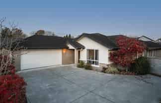 7 Millie Place, Huntington