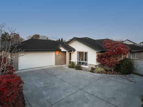 7 Millie Place, Huntington