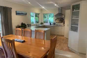 140 Castlewold Drive, Bethlehem