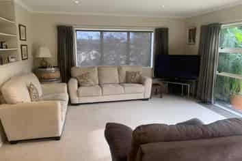 140 Castlewold Drive, Bethlehem