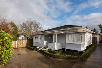 16 Martin Avenue, Mount Albert