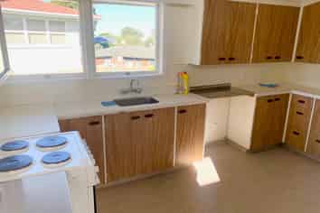 6 Adrienne Place, Onehunga