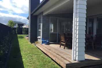 21 Defender Crescent, Beachlands