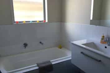 21 Defender Crescent, Beachlands