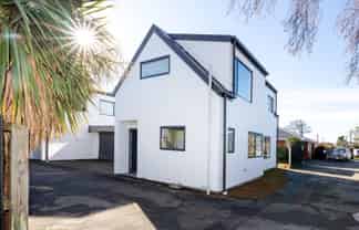 20 Coles Place, Saint Albans