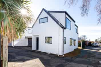 20 Coles Place, Saint Albans