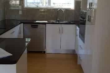 6 Hobby Ave, Birkdale