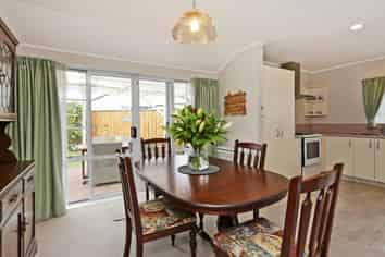 4A Spriggs Crescent, Greenmeadows