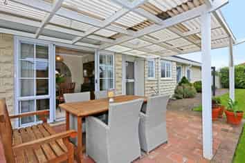 4A Spriggs Crescent, Greenmeadows