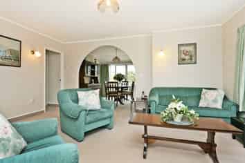 4A Spriggs Crescent, Greenmeadows