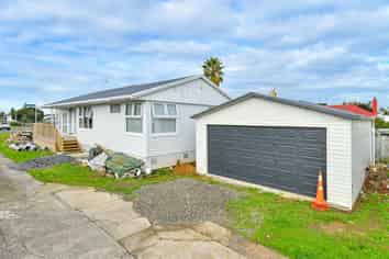 453 Massey Rd, Mangere East