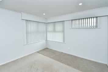 453 Massey Rd, Mangere East