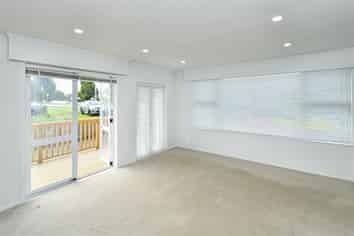 453 Massey Rd, Mangere East