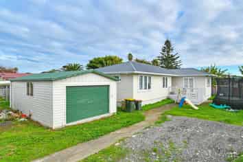 453 Massey Rd, Mangere East