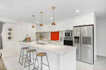 2/41 Fairmount Road, Titirangi