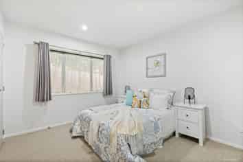 2/41 Fairmount Road, Titirangi