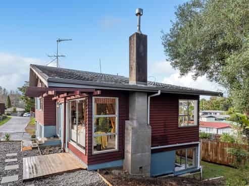 44 Totaravale Drive, Totara Vale