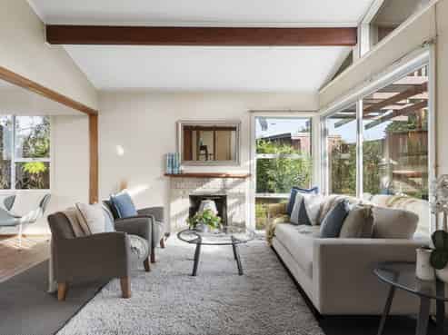 44 Totaravale Drive, Totara Vale