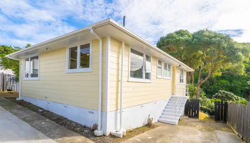 8 Mahinawa Street, Takapuwahia