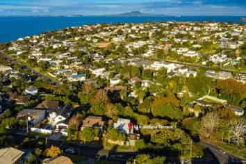 12 Korotaha Terrace, Rothesay Bay