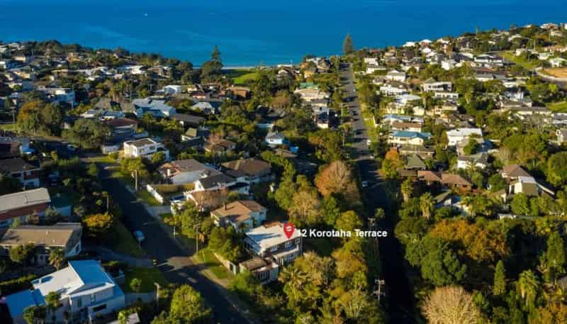 12 Korotaha Terrace, Rothesay Bay