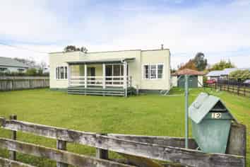 12 Rira Street, Marton