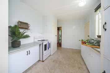 12 Rira Street, Marton