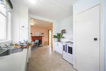 12 Rira Street, Marton