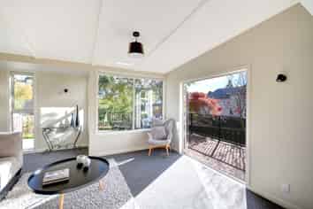 15 Wallace Street, Roslyn