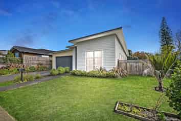 20 Kukuwai Avenue, Red Beach