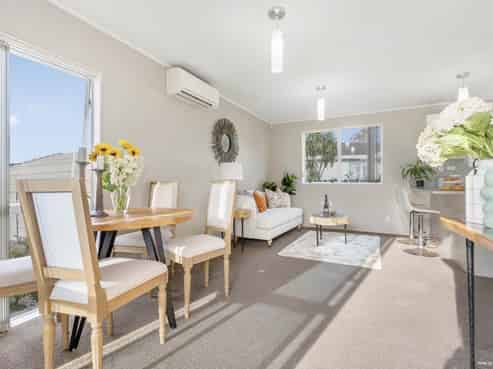 2/10 Norrie Smith Avenue, Flat Bush