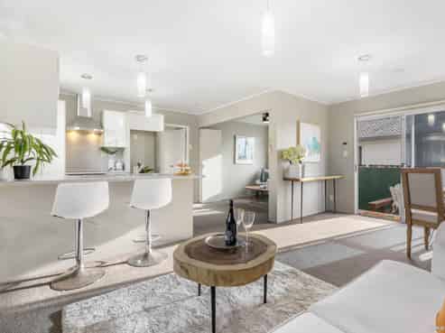 2/10 Norrie Smith Avenue, Flat Bush