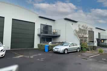 ALBANY LIVE AND WORK HERE