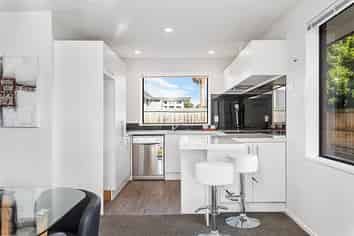 2/71 Shirley Road, Shirley