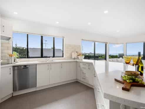 53 Kate Sheppard Avenue, Torbay