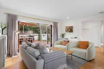 36 McPhail Street, Birkdale