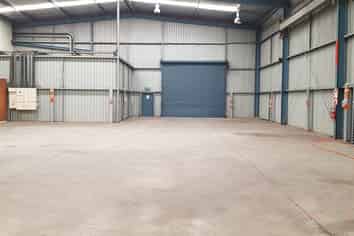 Large Scale Industrial / Office on 17,601sqm Site