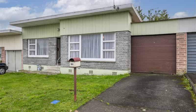 201 Cambridge Street, Levin