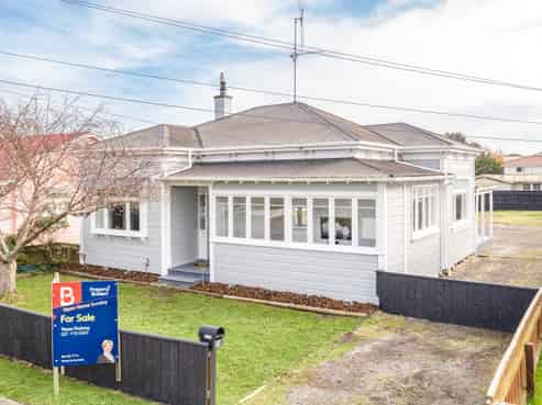 10 Smithfield Road, Tawhero