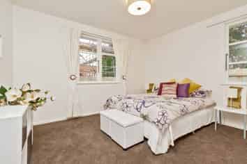 50 Waddell Avenue, Point England