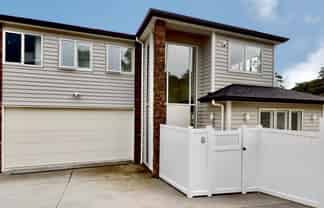 8 Moko Lane, Greenhithe