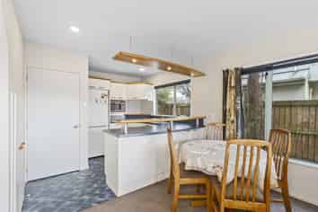 1/19 Longley Place, Addington