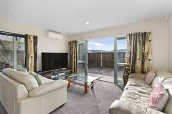 1/19 Longley Place, Addington