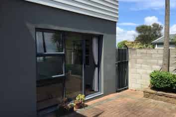 2/38 Wakelin Road, Beachlands