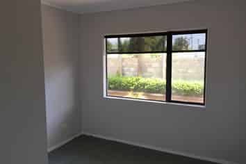 2/38 Wakelin Road, Beachlands