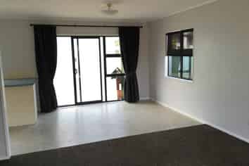 2/38 Wakelin Road, Beachlands