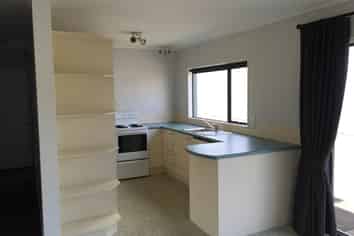 2/38 Wakelin Road, Beachlands