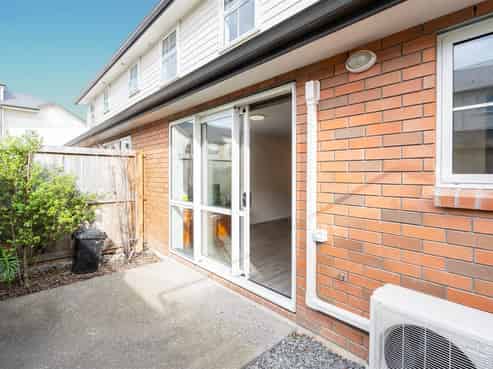 14 Chiefs Court, Hamilton East